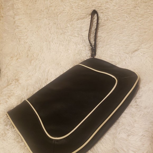 Clutch - Picture 2 of 3